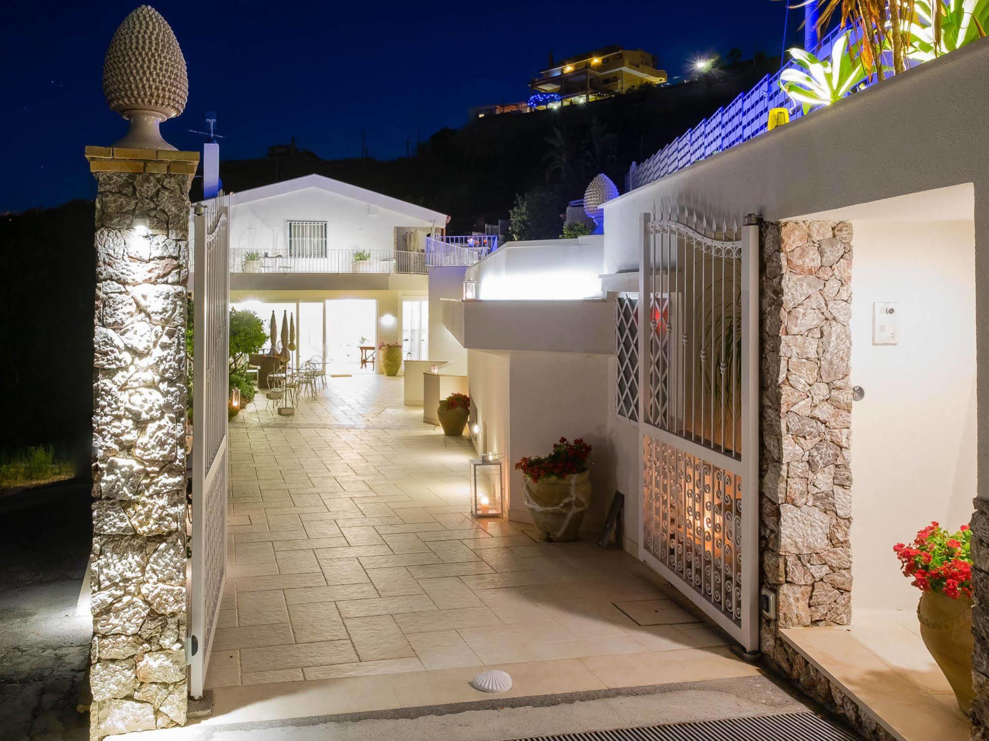 Sciccosa Guest House Таорміна Екстер'єр фото